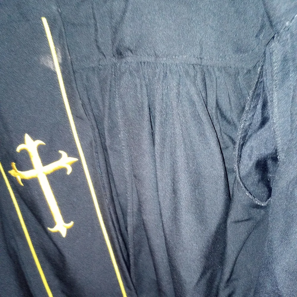 A BLACK &GOLD MURPHY ROBE - Picture 5 of 8